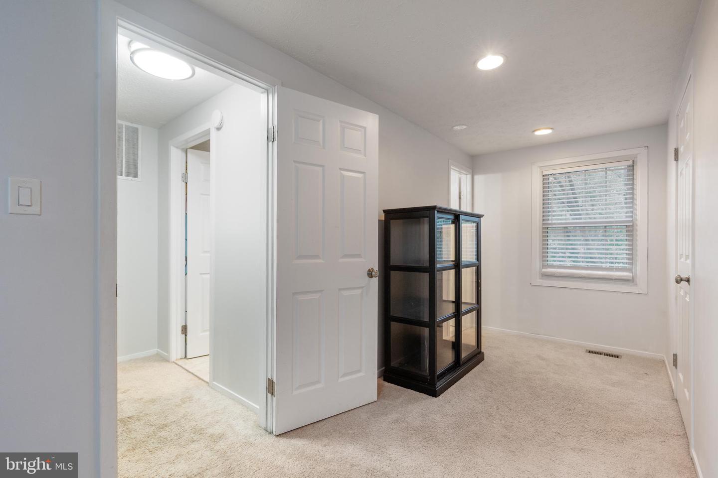 5900 CARTERS OAK CT, BURKE, Virginia 22015, 4 Bedrooms Bedrooms, ,2 BathroomsBathrooms,Residential,For sale,5900 CARTERS OAK CT,VAFX2268174 MLS # VAFX2268174