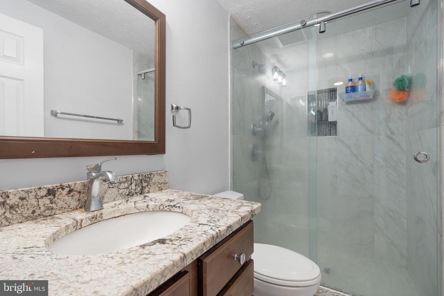 5900 CARTERS OAK CT, BURKE, Virginia 22015, 4 Bedrooms Bedrooms, ,2 BathroomsBathrooms,Residential,For sale,5900 CARTERS OAK CT,VAFX2268174 MLS # VAFX2268174