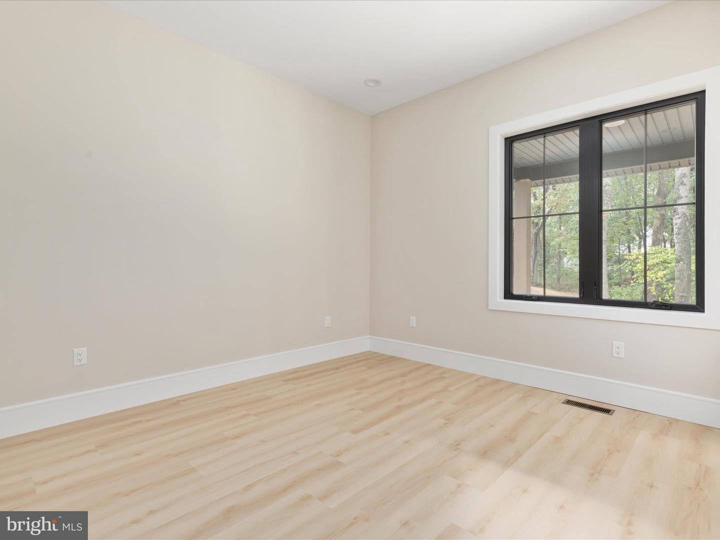 126 CHICKADEE CT, WOODSTOCK, Virginia 22664, 2 Bedrooms Bedrooms, ,2 BathroomsBathrooms,Residential,For sale,126 CHICKADEE CT,VASH2012578 MLS # VASH2012578