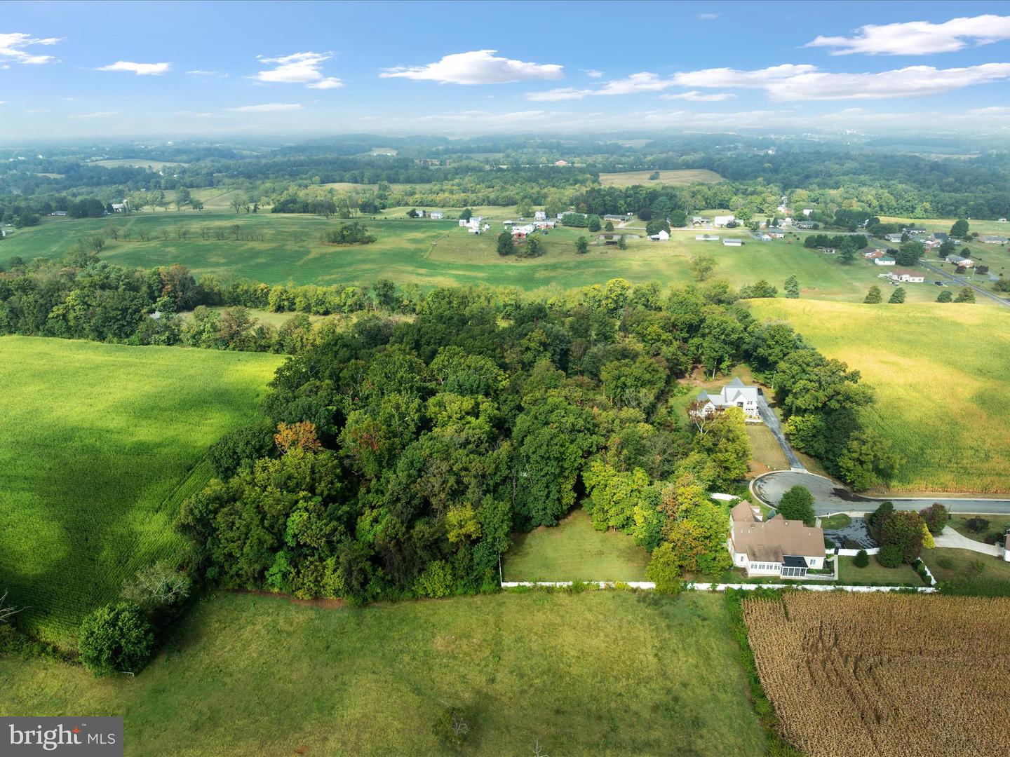 126 CHICKADEE CT, WOODSTOCK, Virginia 22664, 2 Bedrooms Bedrooms, ,2 BathroomsBathrooms,Residential,For sale,126 CHICKADEE CT,VASH2012578 MLS # VASH2012578