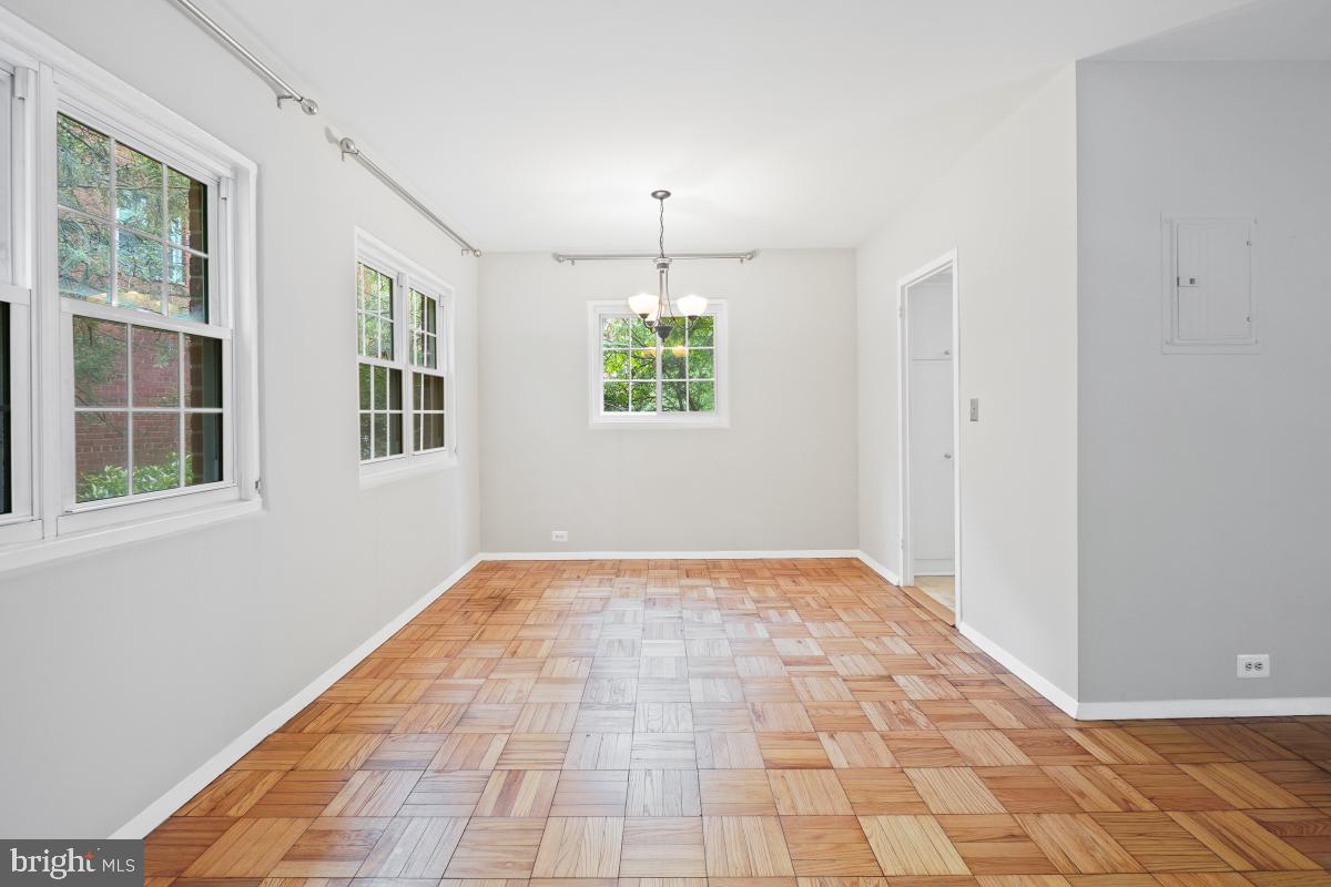1640 FITZGERALD LN, ALEXANDRIA, Virginia 22302, 1 Bedroom Bedrooms, ,1 BathroomBathrooms,Residential,For sale,1640 FITZGERALD LN,VAAX2049950 MLS # VAAX2049950