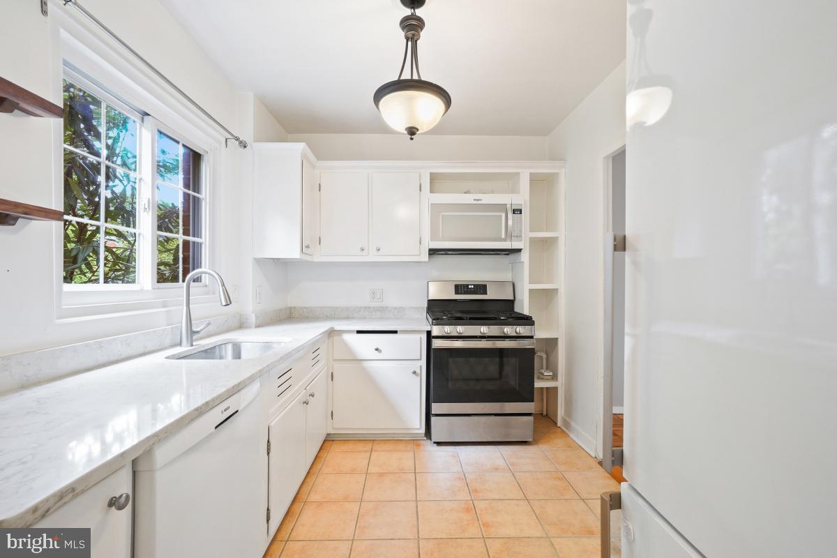 1640 FITZGERALD LN, ALEXANDRIA, Virginia 22302, 1 Bedroom Bedrooms, ,1 BathroomBathrooms,Residential,For sale,1640 FITZGERALD LN,VAAX2049950 MLS # VAAX2049950