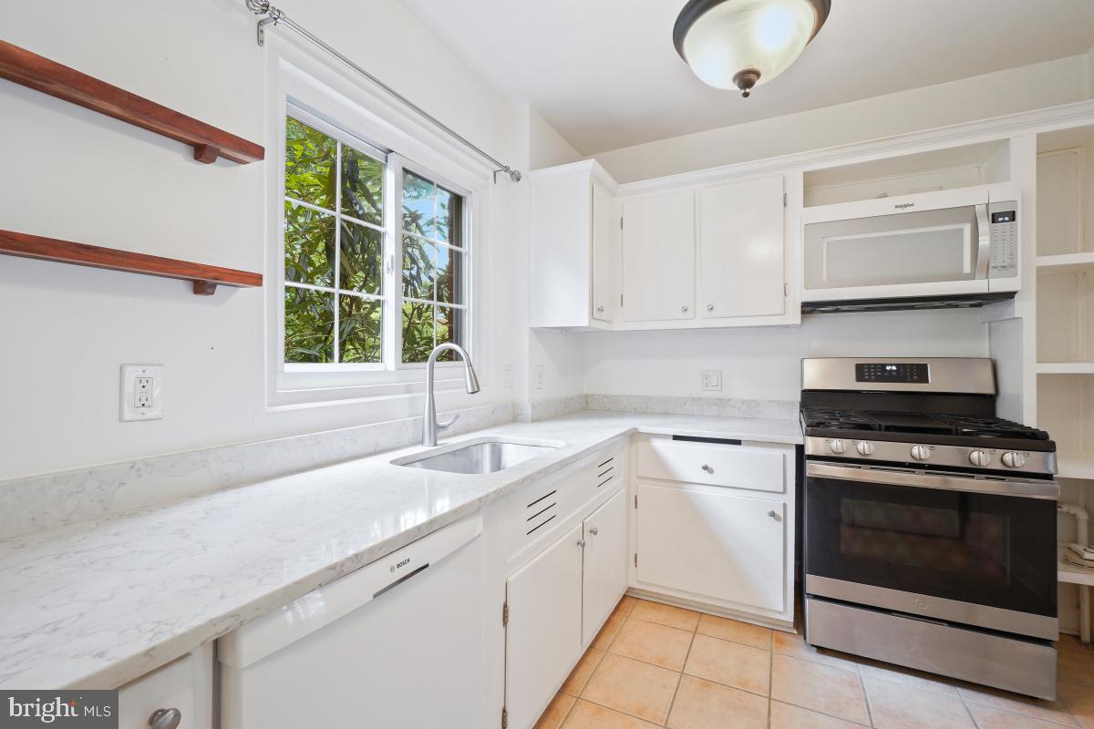 1640 FITZGERALD LN, ALEXANDRIA, Virginia 22302, 1 Bedroom Bedrooms, ,1 BathroomBathrooms,Residential,For sale,1640 FITZGERALD LN,VAAX2049950 MLS # VAAX2049950