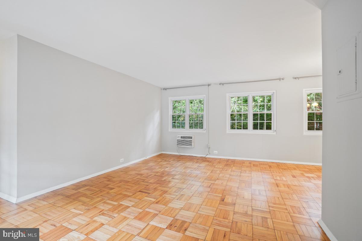 1640 FITZGERALD LN, ALEXANDRIA, Virginia 22302, 1 Bedroom Bedrooms, ,1 BathroomBathrooms,Residential,For sale,1640 FITZGERALD LN,VAAX2049950 MLS # VAAX2049950
