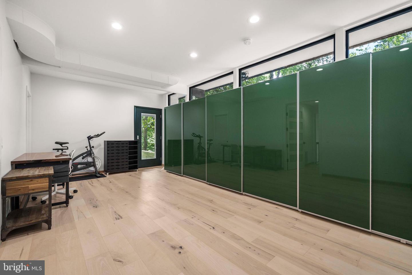 2855 DAVENPORT ST NW, WASHINGTON, District Of Columbia 20008, 5 Bedrooms Bedrooms, ,3 BathroomsBathrooms,Residential,For sale,2855 DAVENPORT ST NW,DCDC2223294 MLS # DCDC2223294