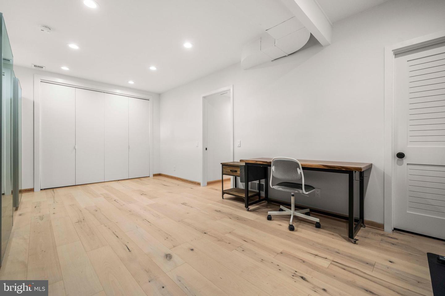 2855 DAVENPORT ST NW, WASHINGTON, District Of Columbia 20008, 5 Bedrooms Bedrooms, ,3 BathroomsBathrooms,Residential,For sale,2855 DAVENPORT ST NW,DCDC2223294 MLS # DCDC2223294