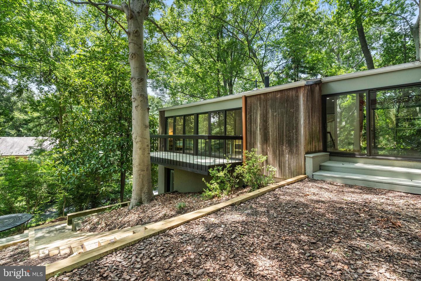 2855 DAVENPORT ST NW, WASHINGTON, District Of Columbia 20008, 5 Bedrooms Bedrooms, ,3 BathroomsBathrooms,Residential,For sale,2855 DAVENPORT ST NW,DCDC2223294 MLS # DCDC2223294