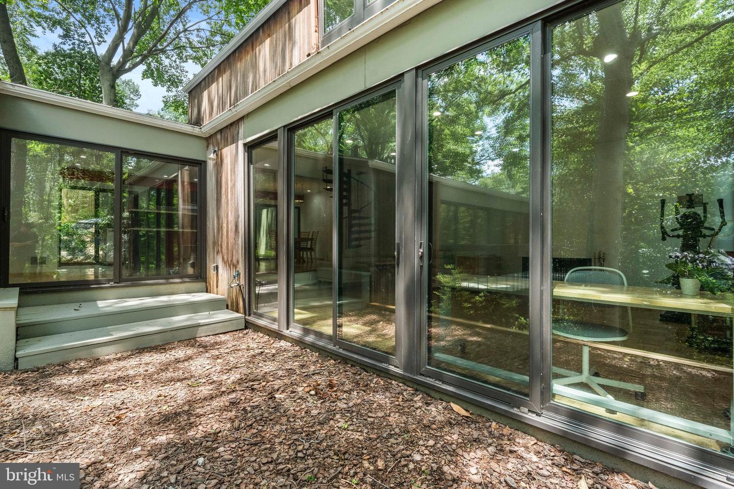 2855 DAVENPORT ST NW, WASHINGTON, District Of Columbia 20008, 5 Bedrooms Bedrooms, ,3 BathroomsBathrooms,Residential,For sale,2855 DAVENPORT ST NW,DCDC2223294 MLS # DCDC2223294