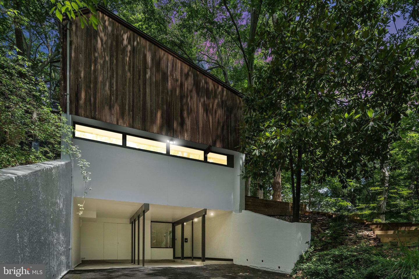 2855 DAVENPORT ST NW, WASHINGTON, District Of Columbia 20008, 5 Bedrooms Bedrooms, ,3 BathroomsBathrooms,Residential,For sale,2855 DAVENPORT ST NW,DCDC2223294 MLS # DCDC2223294