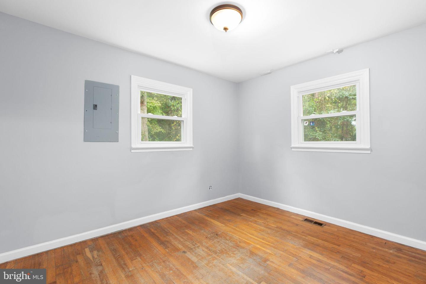 8112 FLIPPO DR, FREDERICKSBURG, Virginia 22408, 3 Bedrooms Bedrooms, 5 Rooms Rooms,1 BathroomBathrooms,Residential,For sale,8112 FLIPPO DR,VASP2036366 MLS # VASP2036366