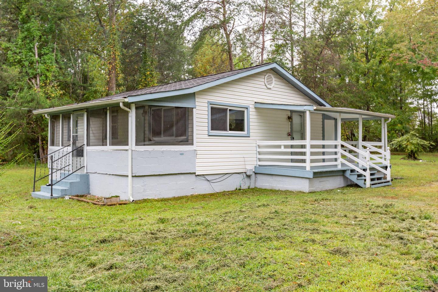 8112 FLIPPO DR, FREDERICKSBURG, Virginia 22408, 3 Bedrooms Bedrooms, 5 Rooms Rooms,1 BathroomBathrooms,Residential,For sale,8112 FLIPPO DR,VASP2036366 MLS # VASP2036366