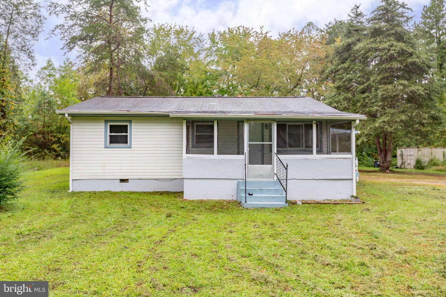 8112 FLIPPO DR, FREDERICKSBURG, Virginia 22408, 3 Bedrooms Bedrooms, 5 Rooms Rooms,1 BathroomBathrooms,Residential,For sale,8112 FLIPPO DR,VASP2036366 MLS # VASP2036366