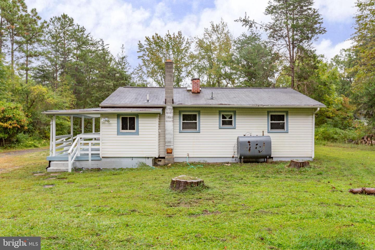 8112 FLIPPO DR, FREDERICKSBURG, Virginia 22408, 3 Bedrooms Bedrooms, 5 Rooms Rooms,1 BathroomBathrooms,Residential,For sale,8112 FLIPPO DR,VASP2036366 MLS # VASP2036366