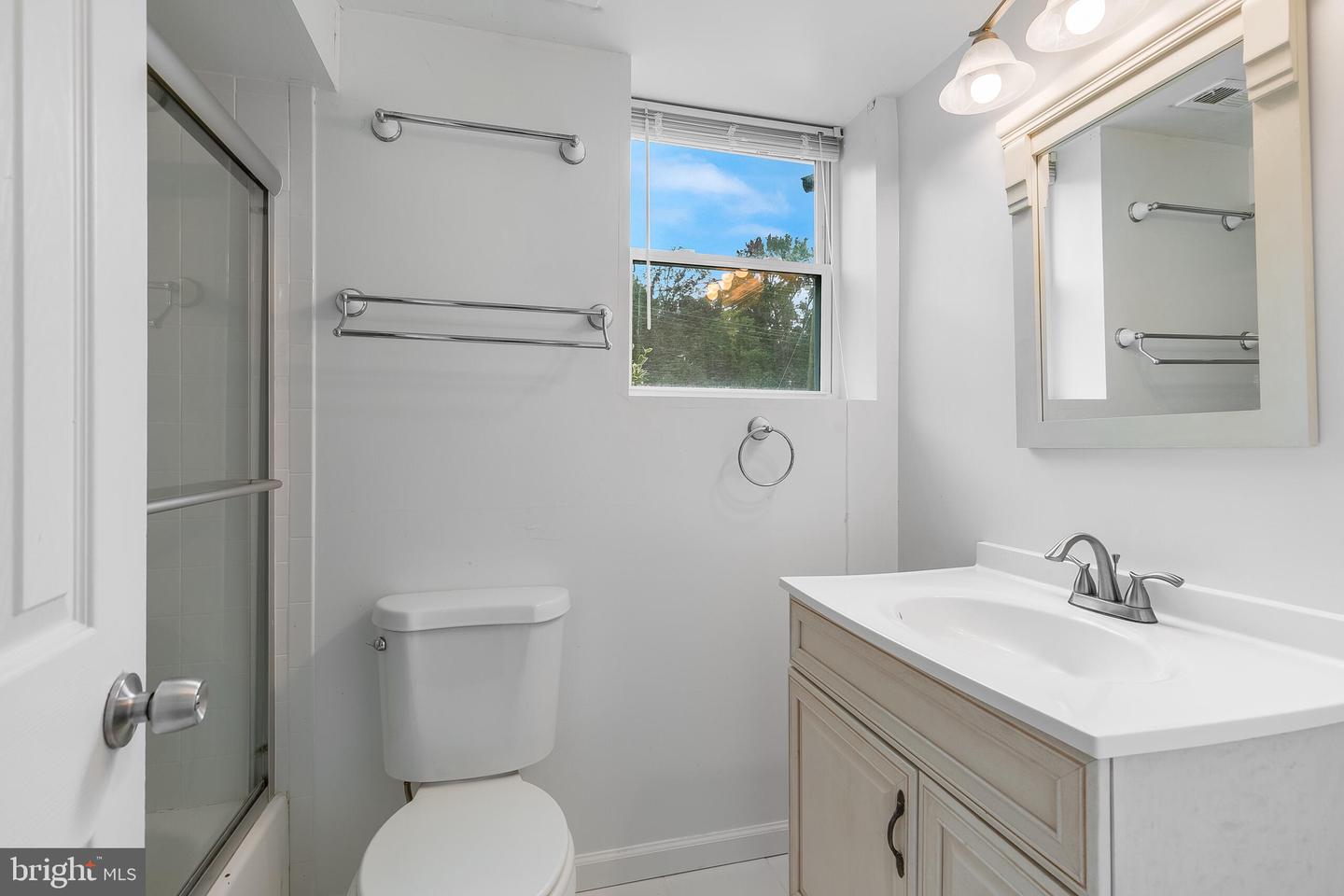 6624 TELEGRAPH RD, ALEXANDRIA, Virginia 22310, 3 Bedrooms Bedrooms, ,3 BathroomsBathrooms,Residential,For sale,6624 TELEGRAPH RD,VAFX2268322 MLS # VAFX2268322