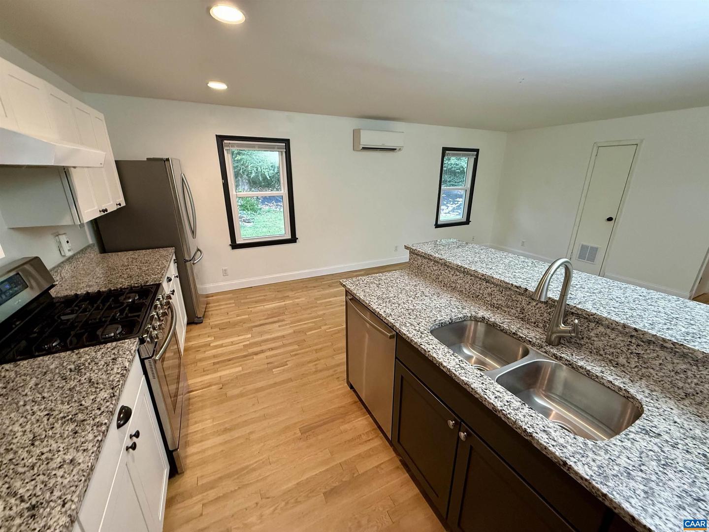 263 MAIN ST, PALMYRA, Virginia 22963, 2 Bedrooms Bedrooms, ,1 BathroomBathrooms,Residential,For sale,263 MAIN ST,669184 MLS # 669184