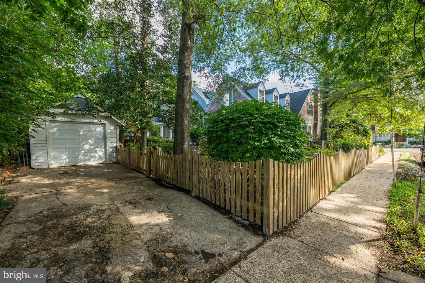 300 N JACKSON ST, ARLINGTON, Virginia 22201, 4 Bedrooms Bedrooms, ,3 BathroomsBathrooms,Residential,For sale,300 N JACKSON ST,VAAR2064006 MLS # VAAR2064006