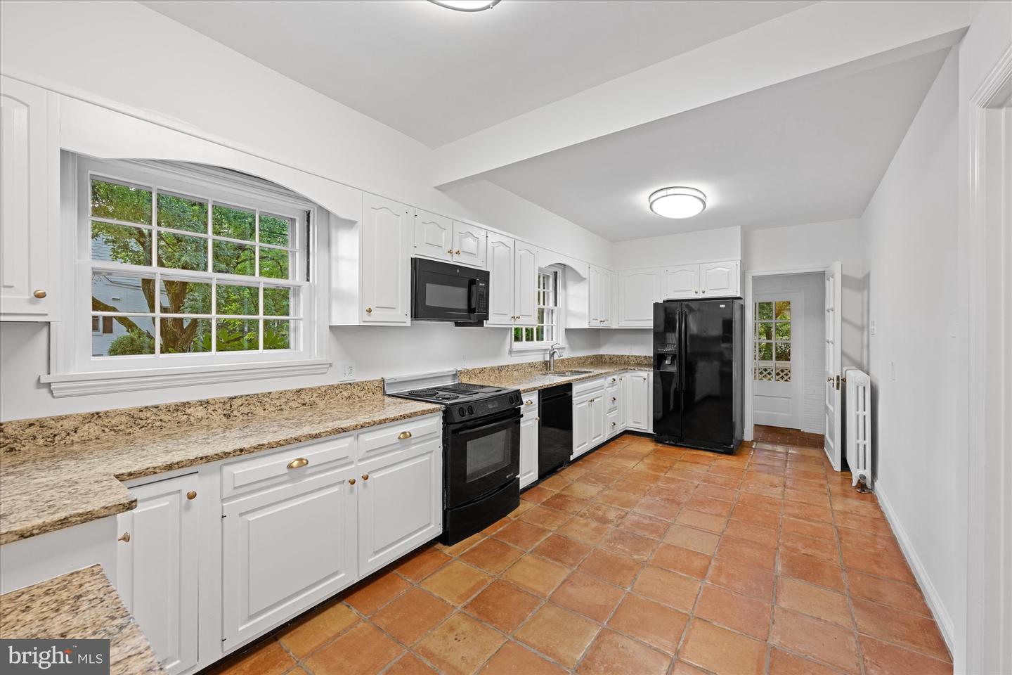 300 N JACKSON ST, ARLINGTON, Virginia 22201, 4 Bedrooms Bedrooms, ,3 BathroomsBathrooms,Residential,For sale,300 N JACKSON ST,VAAR2064006 MLS # VAAR2064006