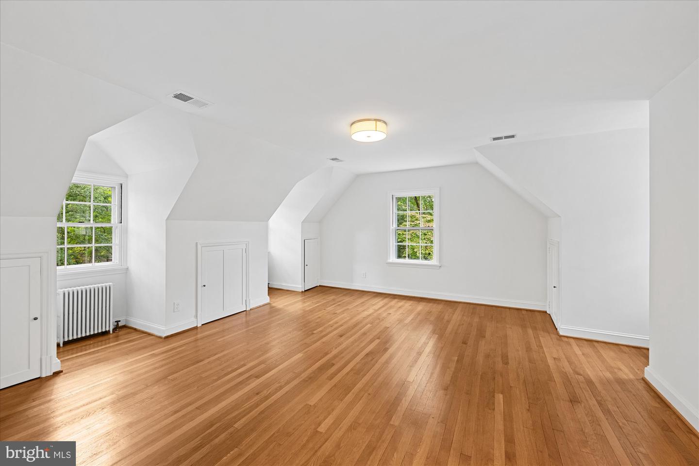 300 N JACKSON ST, ARLINGTON, Virginia 22201, 4 Bedrooms Bedrooms, ,3 BathroomsBathrooms,Residential,For sale,300 N JACKSON ST,VAAR2064006 MLS # VAAR2064006