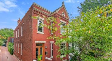 135 13TH ST NE, WASHINGTON, District Of Columbia 20002, 6 Bedrooms Bedrooms, ,5 BathroomsBathrooms,Residential,For sale,135 13TH ST NE,DCDC2223490 MLS # DCDC2223490