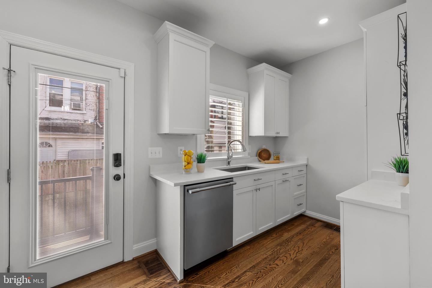 760 HOBART PL NW, WASHINGTON, District Of Columbia 20001, 3 Bedrooms Bedrooms, ,2 BathroomsBathrooms,Residential,For sale,760 HOBART PL NW,DCDC2223492 MLS # DCDC2223492