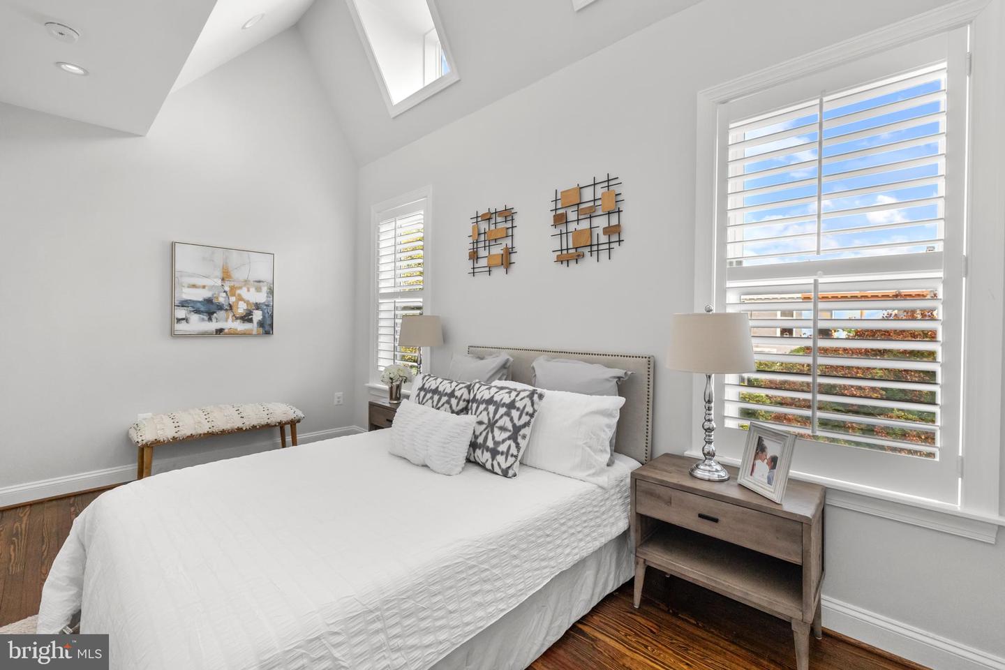 760 HOBART PL NW, WASHINGTON, District Of Columbia 20001, 3 Bedrooms Bedrooms, ,2 BathroomsBathrooms,Residential,For sale,760 HOBART PL NW,DCDC2223492 MLS # DCDC2223492