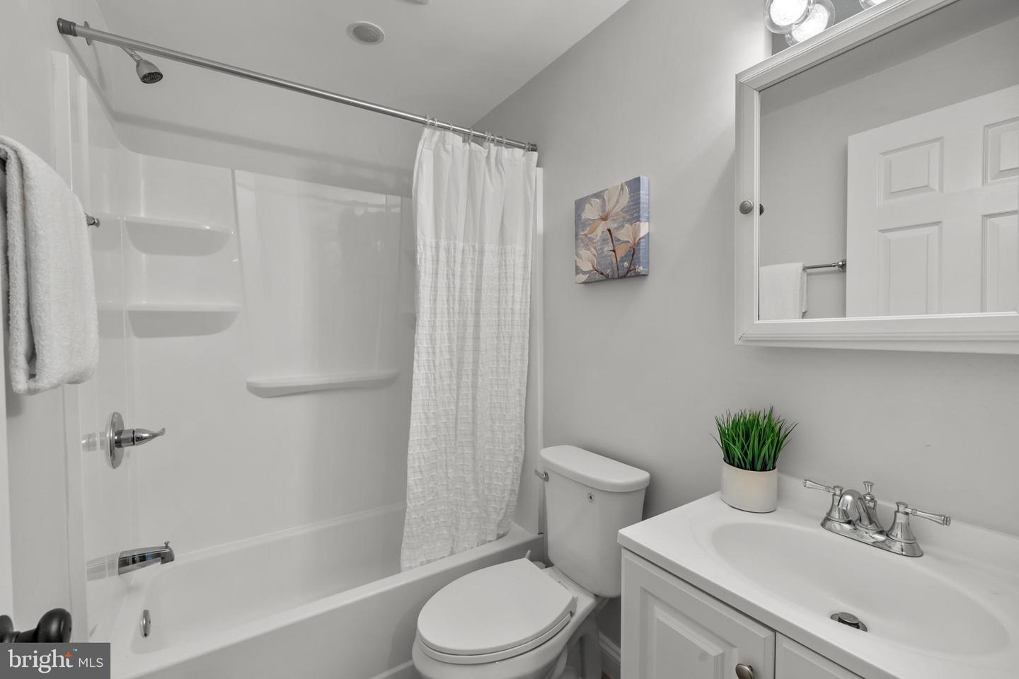 760 HOBART PL NW, WASHINGTON, District Of Columbia 20001, 3 Bedrooms Bedrooms, ,2 BathroomsBathrooms,Residential,For sale,760 HOBART PL NW,DCDC2223492 MLS # DCDC2223492
