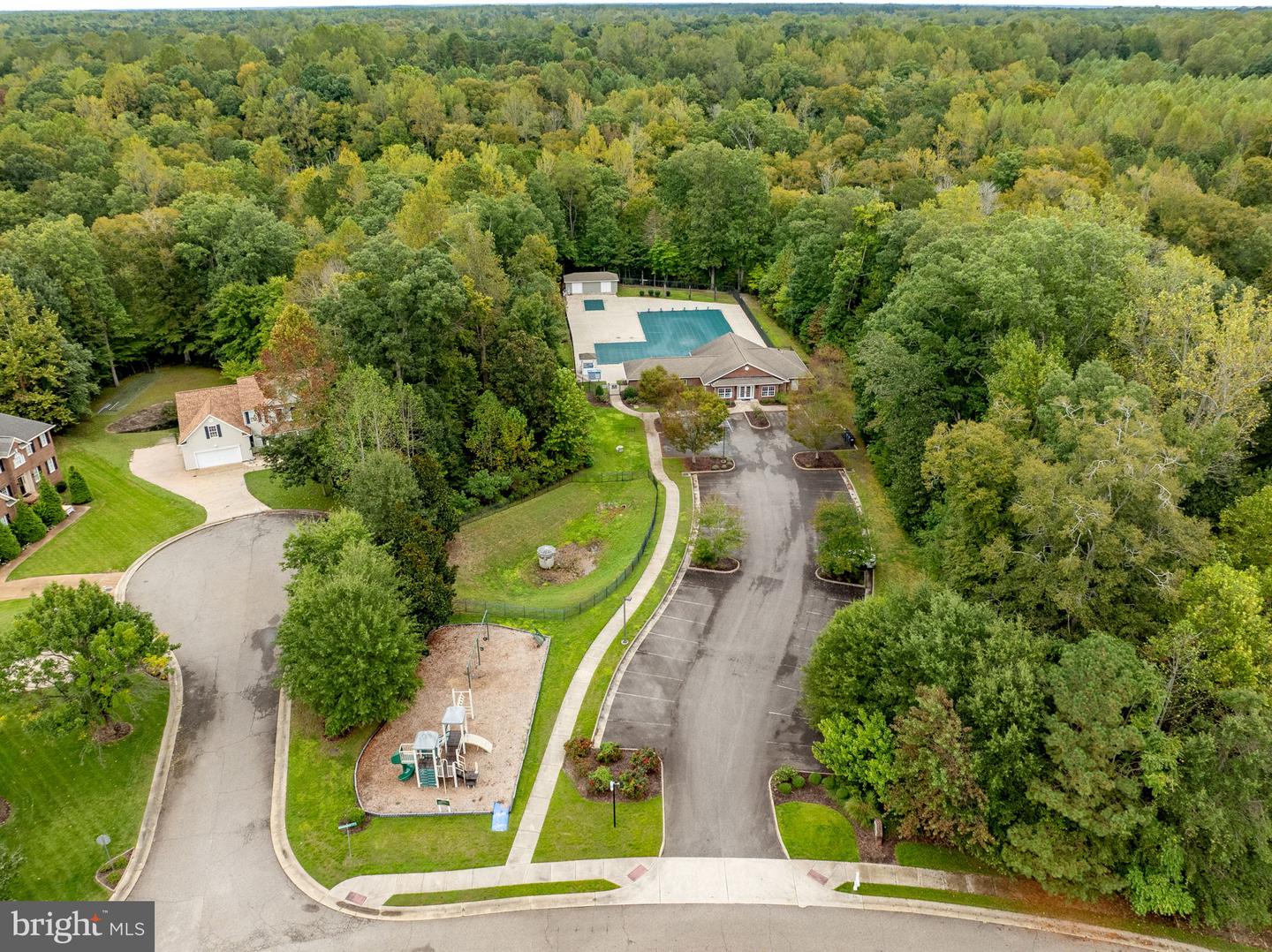 3943 BOURNEMOUTH BND, WILLIAMSBURG, Virginia 23188, 5 Bedrooms Bedrooms, 13 Rooms Rooms,4 BathroomsBathrooms,Residential,For sale,3943 BOURNEMOUTH BND,VAJC2000530 MLS # VAJC2000530