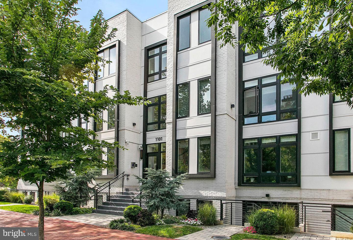 1101 Q ST NW #103, WASHINGTON, District Of Columbia 20009, 2 Bedrooms Bedrooms, ,2 BathroomsBathrooms,Residential,For sale,1101 Q ST NW #103,DCDC2223462 MLS # DCDC2223462