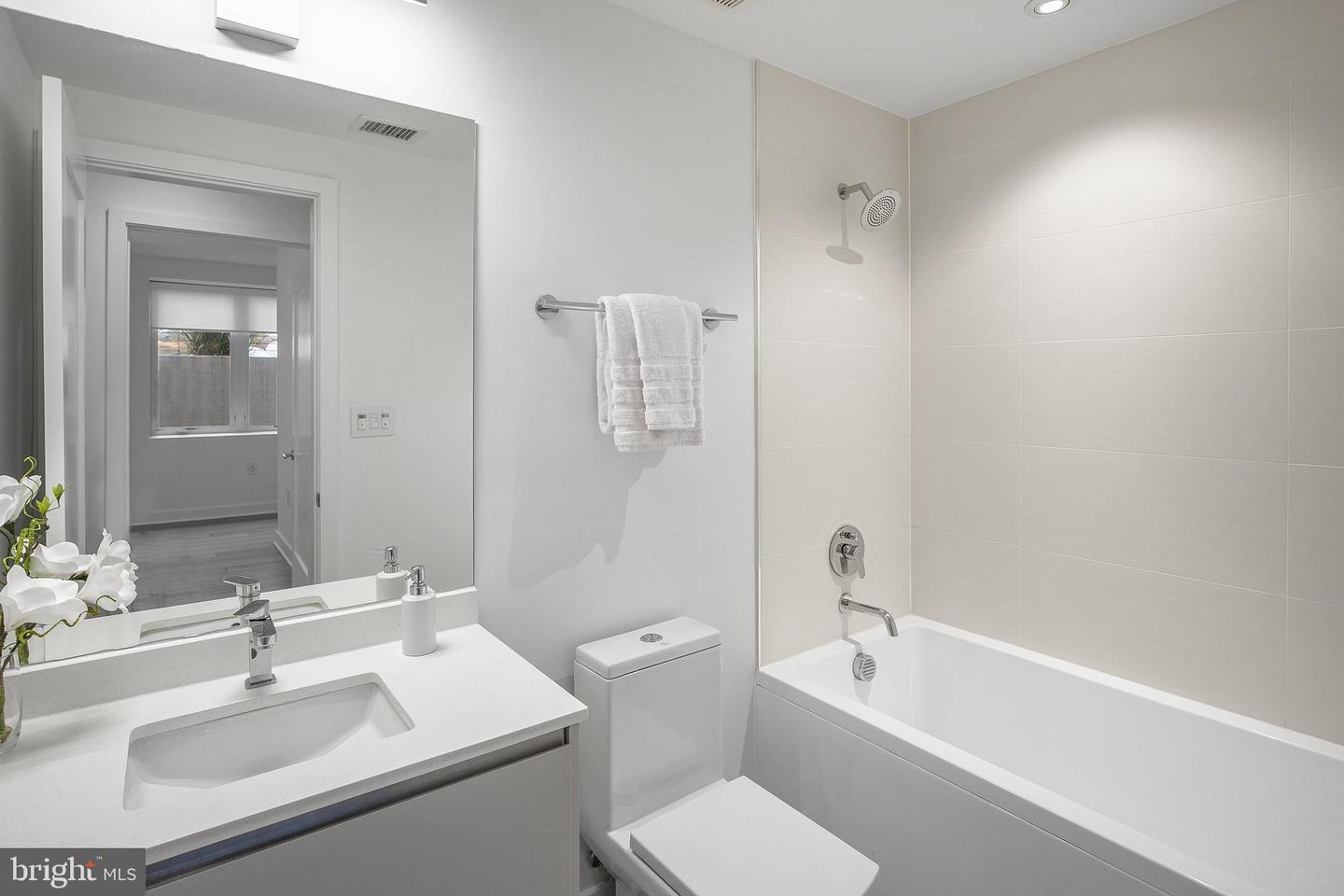 1101 Q ST NW #103, WASHINGTON, District Of Columbia 20009, 2 Bedrooms Bedrooms, ,2 BathroomsBathrooms,Residential,For sale,1101 Q ST NW #103,DCDC2223462 MLS # DCDC2223462