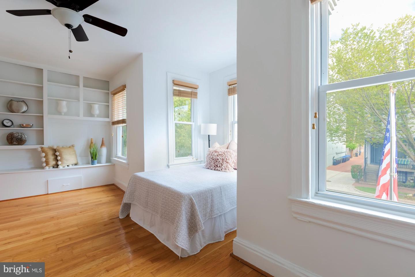 911 INDEPENDENCE AVE SE, WASHINGTON, District Of Columbia 20003, 3 Bedrooms Bedrooms, ,2 BathroomsBathrooms,Residential,For sale,911 INDEPENDENCE AVE SE,DCDC2223504 MLS # DCDC2223504 911 INDEPENDENCE AVE SE, WASHINGTON, District Of Columbia 20003, 3 Bedrooms Bedrooms, ,2 BathroomsBathrooms,Residential,For sale,911 INDEPENDENCE AVE SE,DCDC2223504 MLS # DCDC2223504