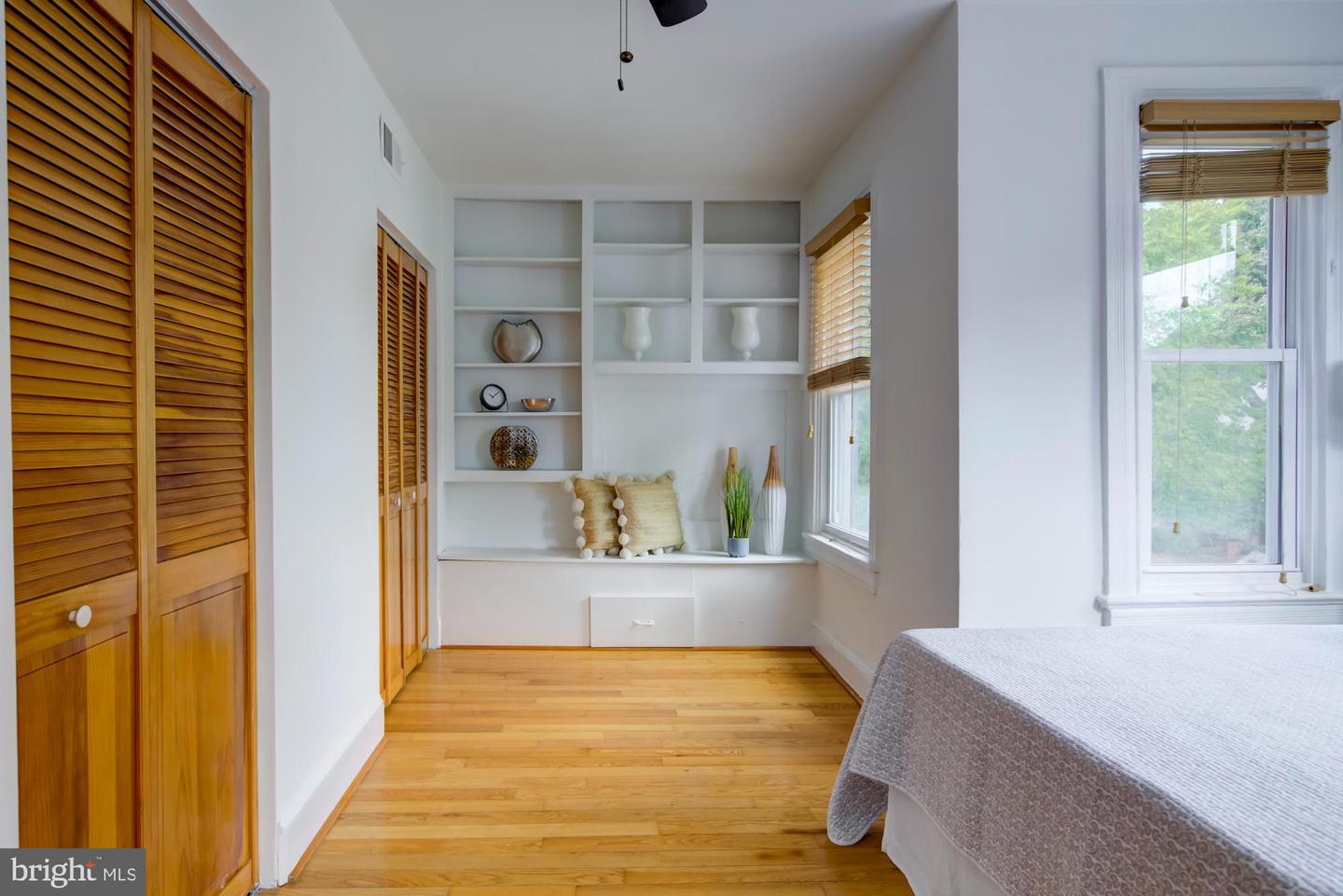 911 INDEPENDENCE AVE SE, WASHINGTON, District Of Columbia 20003, 3 Bedrooms Bedrooms, ,2 BathroomsBathrooms,Residential,For sale,911 INDEPENDENCE AVE SE,DCDC2223504 MLS # DCDC2223504 911 INDEPENDENCE AVE SE, WASHINGTON, District Of Columbia 20003, 3 Bedrooms Bedrooms, ,2 BathroomsBathrooms,Residential,For sale,911 INDEPENDENCE AVE SE,DCDC2223504 MLS # DCDC2223504