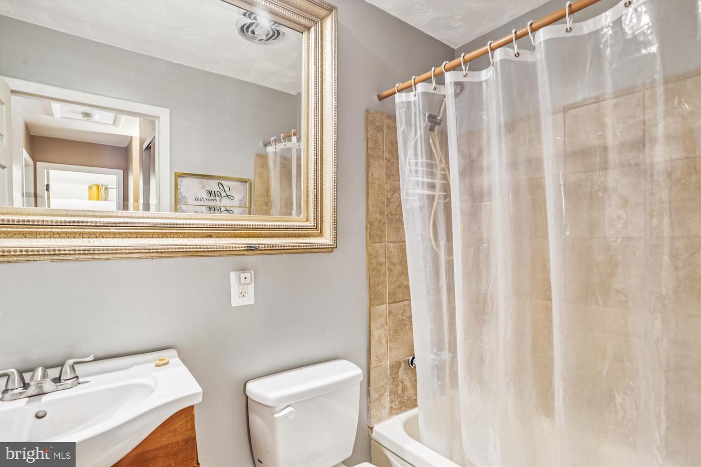 3409 MASSACHUSETTS AVE SE, WASHINGTON, District Of Columbia 20019, 3 Bedrooms Bedrooms, ,3 BathroomsBathrooms,Residential,For sale,3409 MASSACHUSETTS AVE SE,DCDC2223520 MLS # DCDC2223520 3409 MASSACHUSETTS AVE SE, WASHINGTON, District Of Columbia 20019, 3 Bedrooms Bedrooms, ,3 BathroomsBathrooms,Residential,For sale,3409 MASSACHUSETTS AVE SE,DCDC2223520 MLS # DCDC2223520