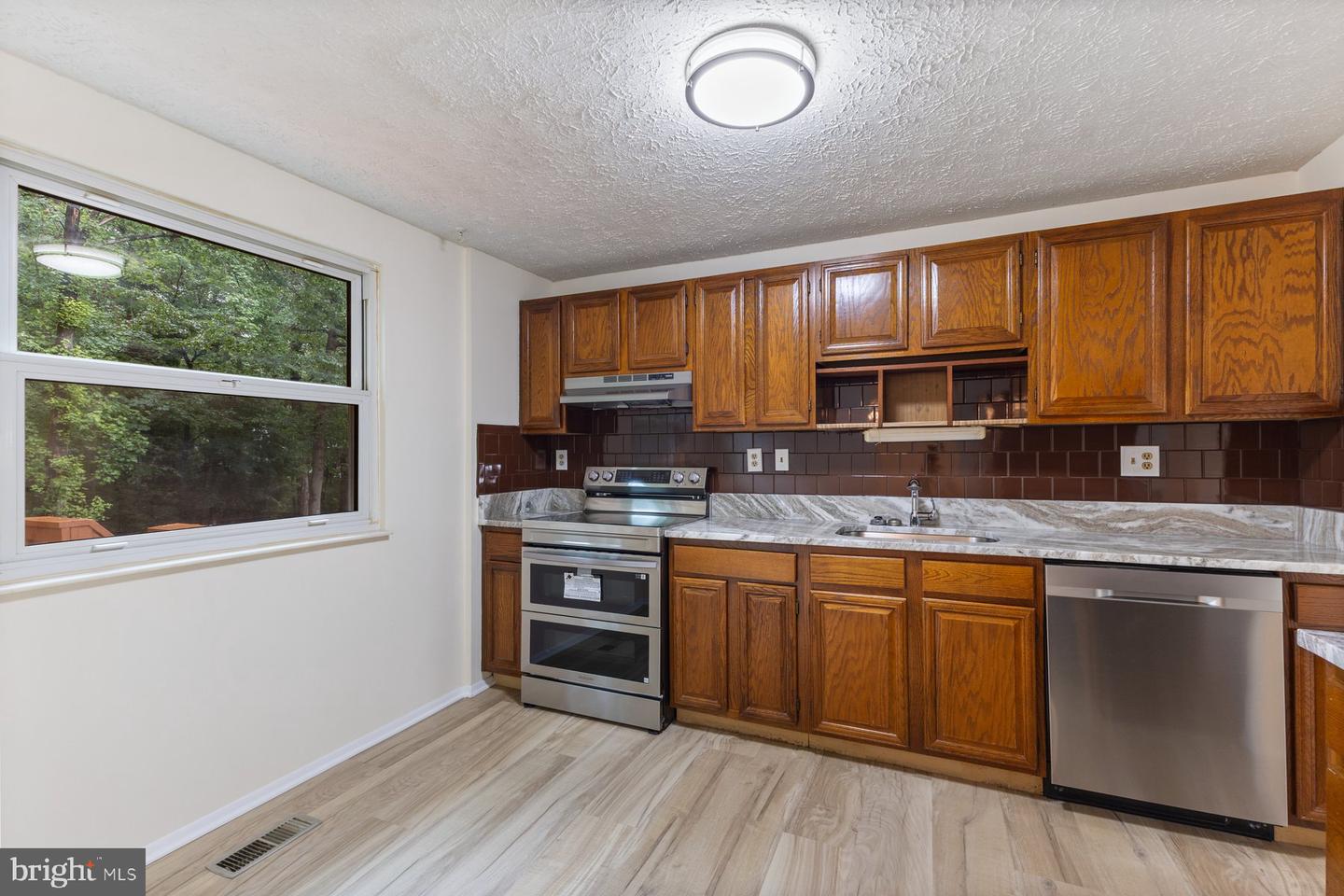 8011 TREASURE TREE CT, SPRINGFIELD, Virginia 22153, 3 Bedrooms Bedrooms, 6 Rooms Rooms,2 BathroomsBathrooms,Residential,For sale,8011 TREASURE TREE CT,VAFX2268528 MLS # VAFX2268528