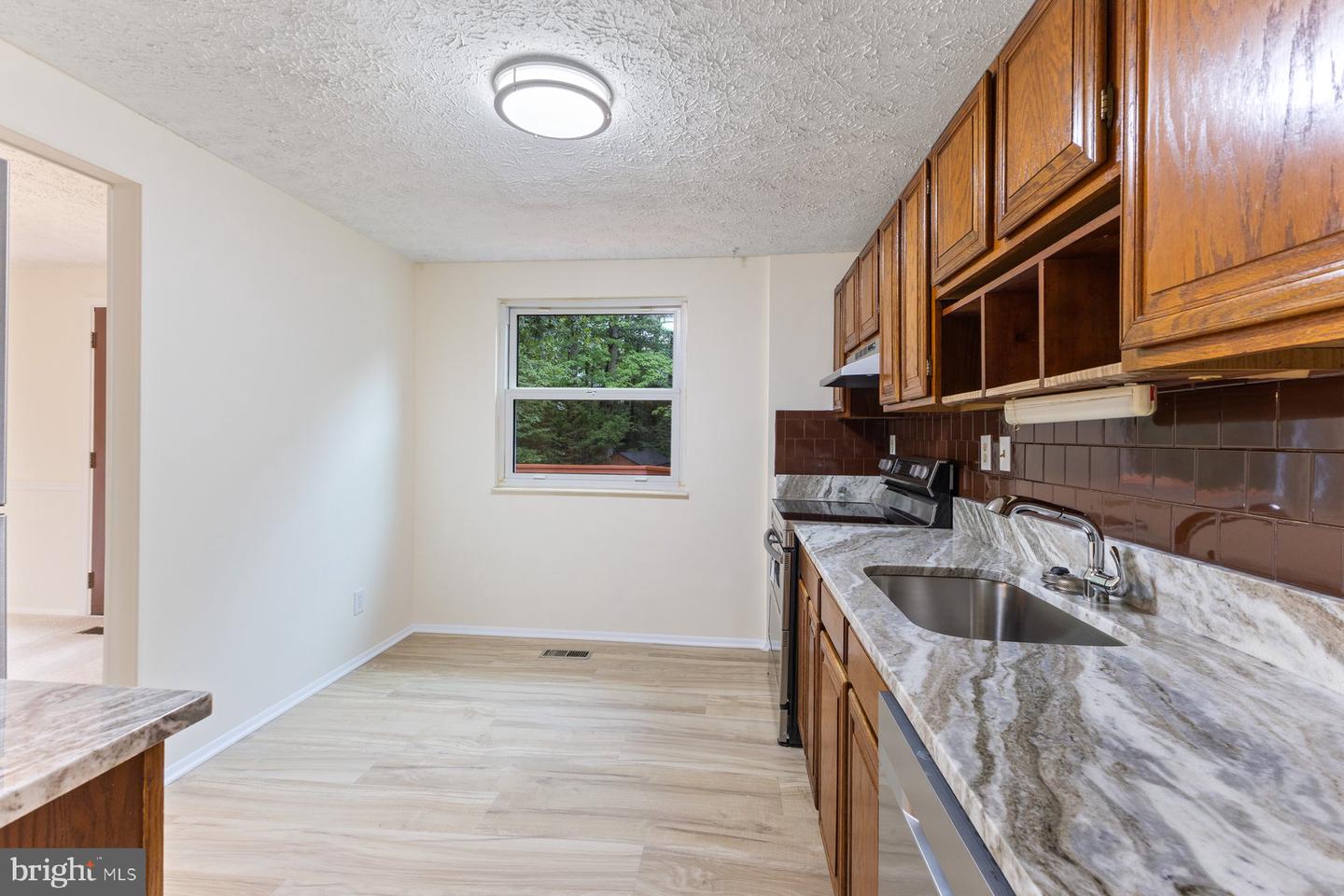8011 TREASURE TREE CT, SPRINGFIELD, Virginia 22153, 3 Bedrooms Bedrooms, 6 Rooms Rooms,2 BathroomsBathrooms,Residential,For sale,8011 TREASURE TREE CT,VAFX2268528 MLS # VAFX2268528