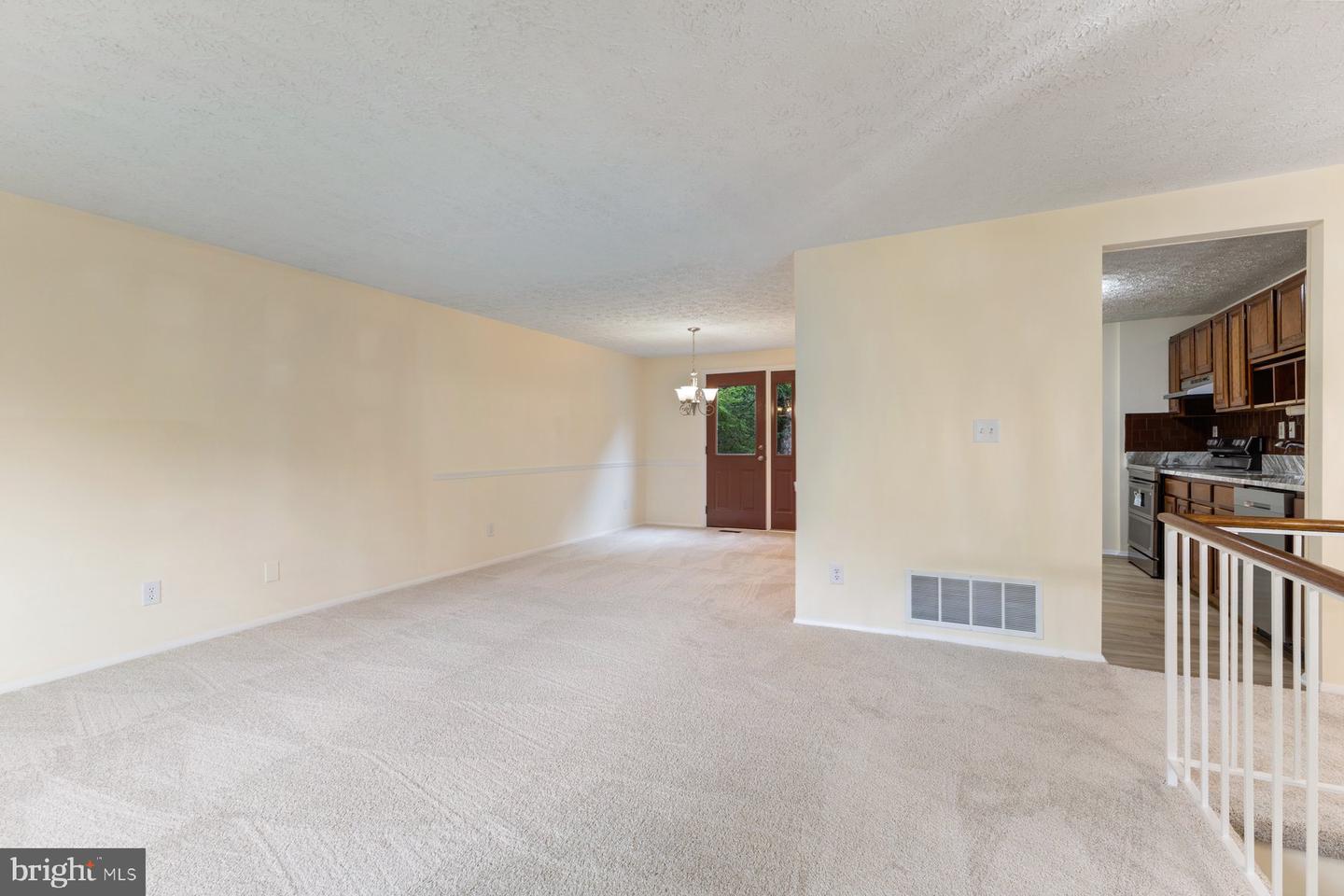8011 TREASURE TREE CT, SPRINGFIELD, Virginia 22153, 3 Bedrooms Bedrooms, 6 Rooms Rooms,2 BathroomsBathrooms,Residential,For sale,8011 TREASURE TREE CT,VAFX2268528 MLS # VAFX2268528