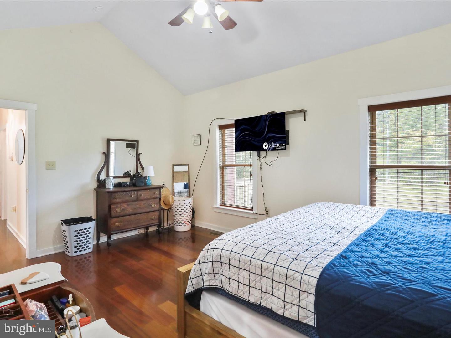 5708 STRASBURG RD, STRASBURG, Virginia 22657, 3 Bedrooms Bedrooms, ,2 BathroomsBathrooms,Residential,For sale,5708 STRASBURG RD,VAWR2012350 MLS # VAWR2012350
