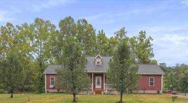 5708 STRASBURG RD, STRASBURG, Virginia 22657, 3 Bedrooms Bedrooms, ,2 BathroomsBathrooms,Residential,For sale,5708 STRASBURG RD,VAWR2012350 MLS # VAWR2012350