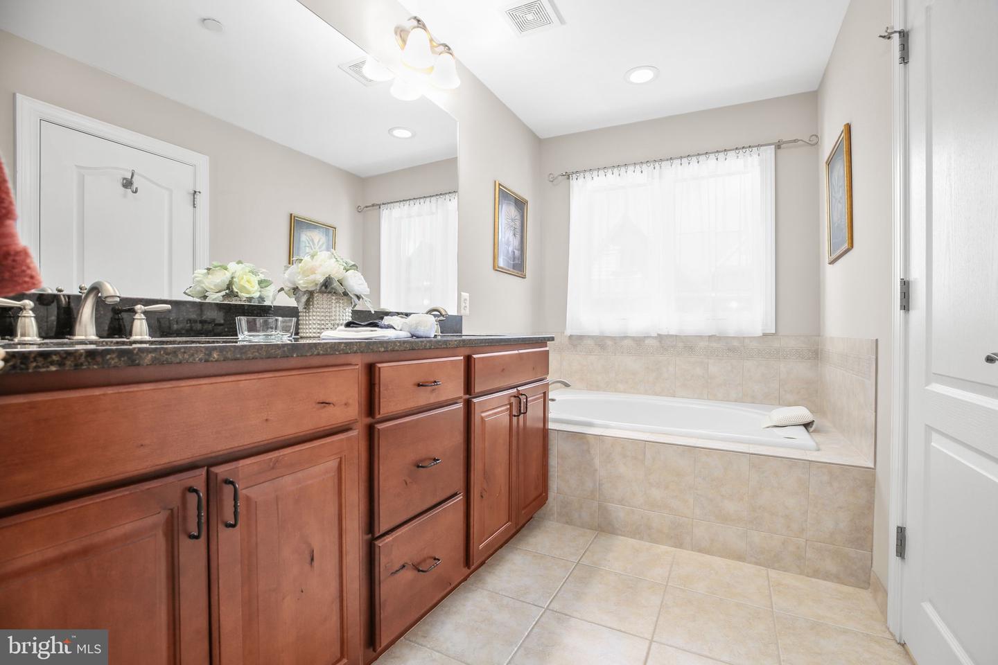 229 MILL ST, OCCOQUAN, Virginia 22125, 3 Bedrooms Bedrooms, ,3 BathroomsBathrooms,Residential,For sale,229 MILL ST,VAPW2104474 MLS # VAPW2104474