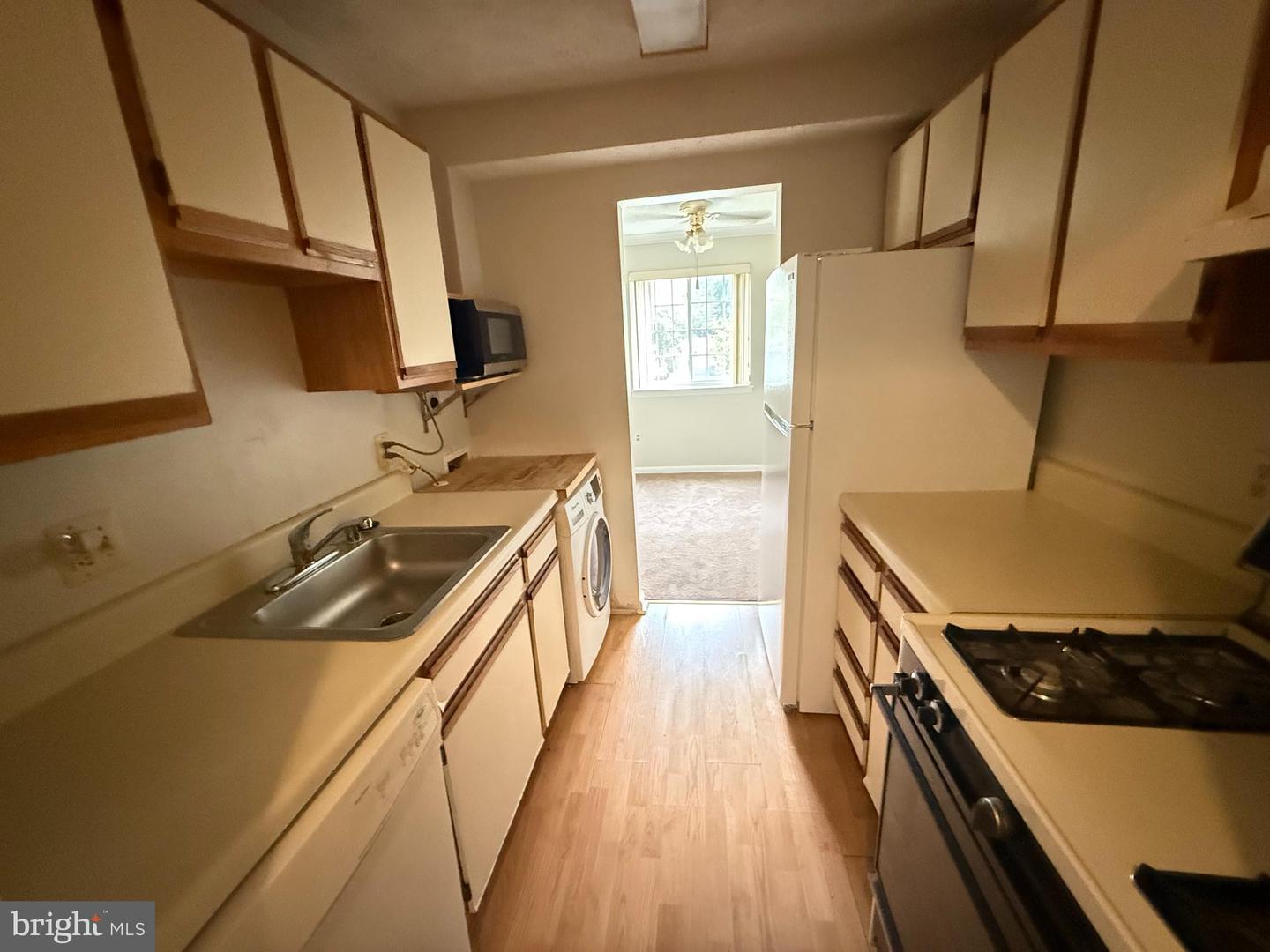 1523 COLONIAL DR #204, WOODBRIDGE, Virginia 22192, 2 Bedrooms Bedrooms, 4 Rooms Rooms,1 BathroomBathrooms,Residential,For sale,1523 COLONIAL DR #204,VAPW2104482 MLS # VAPW2104482