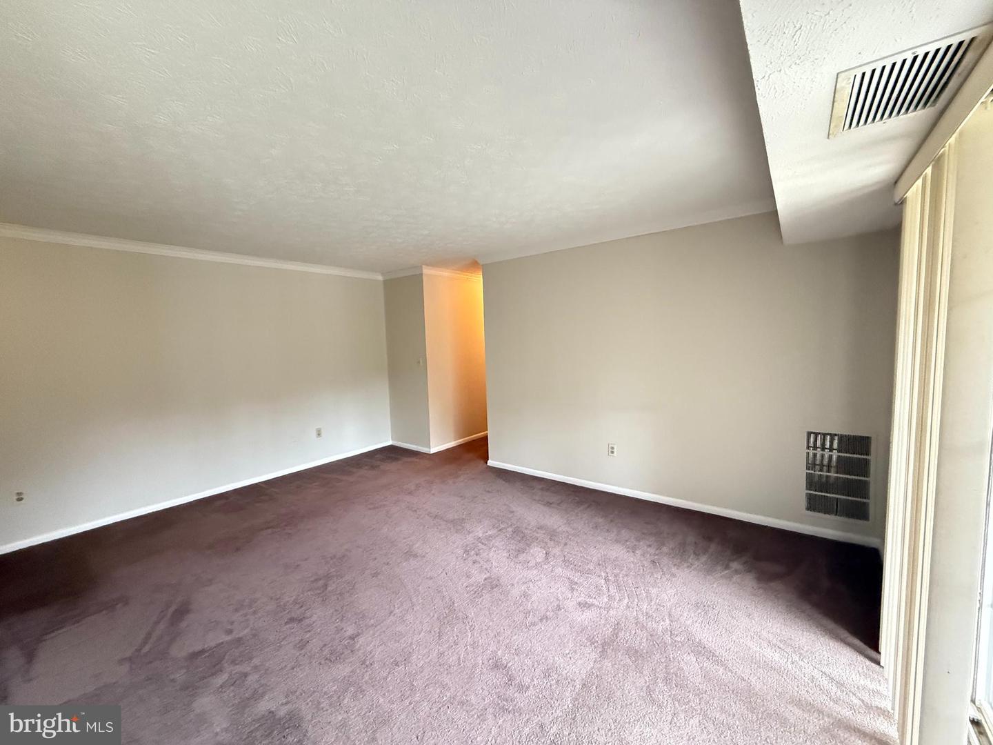 1523 COLONIAL DR #204, WOODBRIDGE, Virginia 22192, 2 Bedrooms Bedrooms, 4 Rooms Rooms,1 BathroomBathrooms,Residential,For sale,1523 COLONIAL DR #204,VAPW2104482 MLS # VAPW2104482