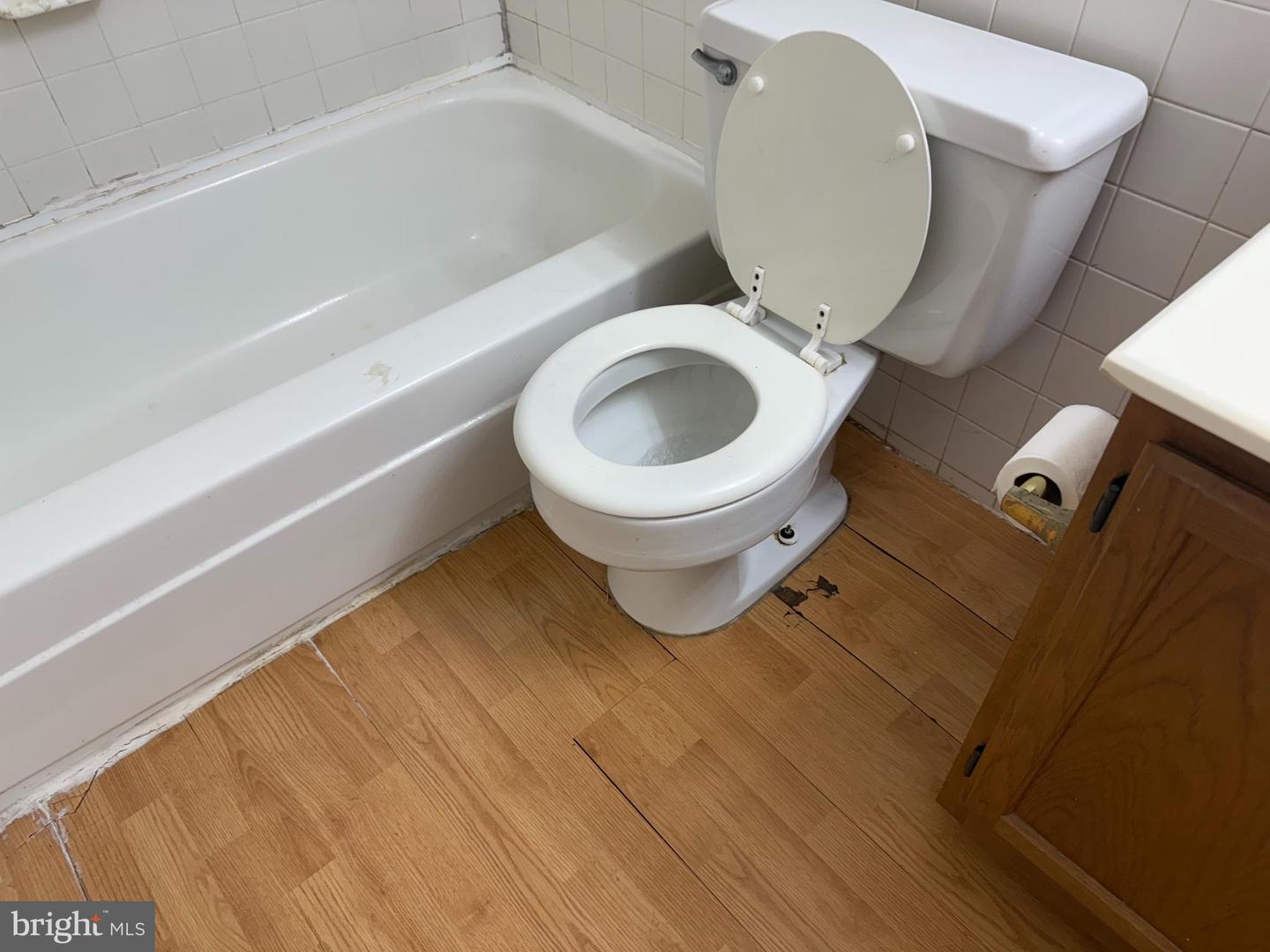 1523 COLONIAL DR #204, WOODBRIDGE, Virginia 22192, 2 Bedrooms Bedrooms, 4 Rooms Rooms,1 BathroomBathrooms,Residential,For sale,1523 COLONIAL DR #204,VAPW2104482 MLS # VAPW2104482