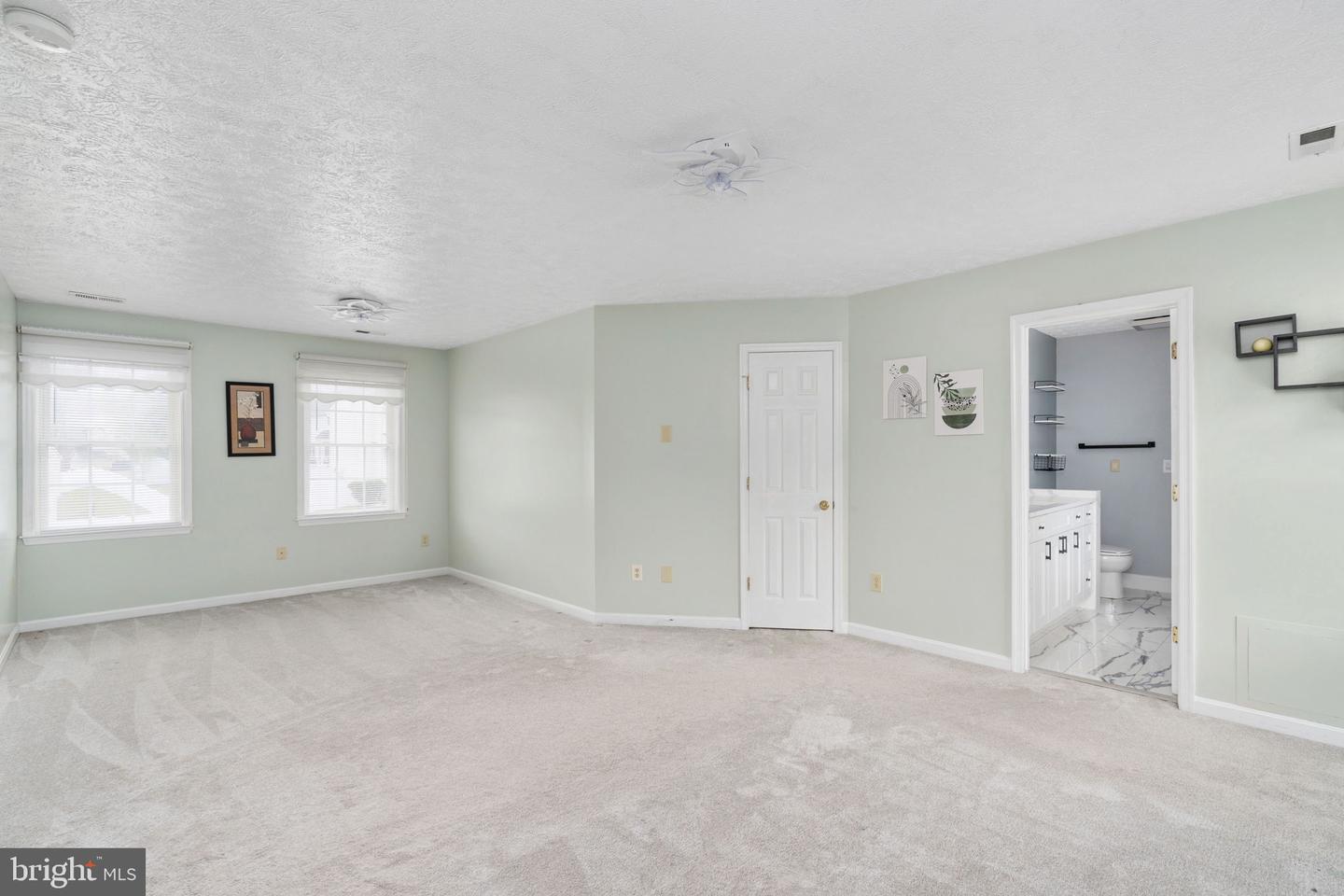 11127 HUNTINGTON MEADOWS LN, FREDERICKSBURG, Virginia 22407, 4 Bedrooms Bedrooms, ,3 BathroomsBathrooms,Residential,For sale,11127 HUNTINGTON MEADOWS LN,VASP2036402 MLS # VASP2036402