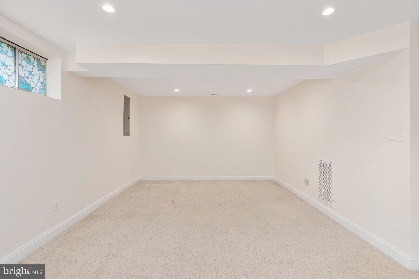 11127 HUNTINGTON MEADOWS LN, FREDERICKSBURG, Virginia 22407, 4 Bedrooms Bedrooms, ,3 BathroomsBathrooms,Residential,For sale,11127 HUNTINGTON MEADOWS LN,VASP2036402 MLS # VASP2036402