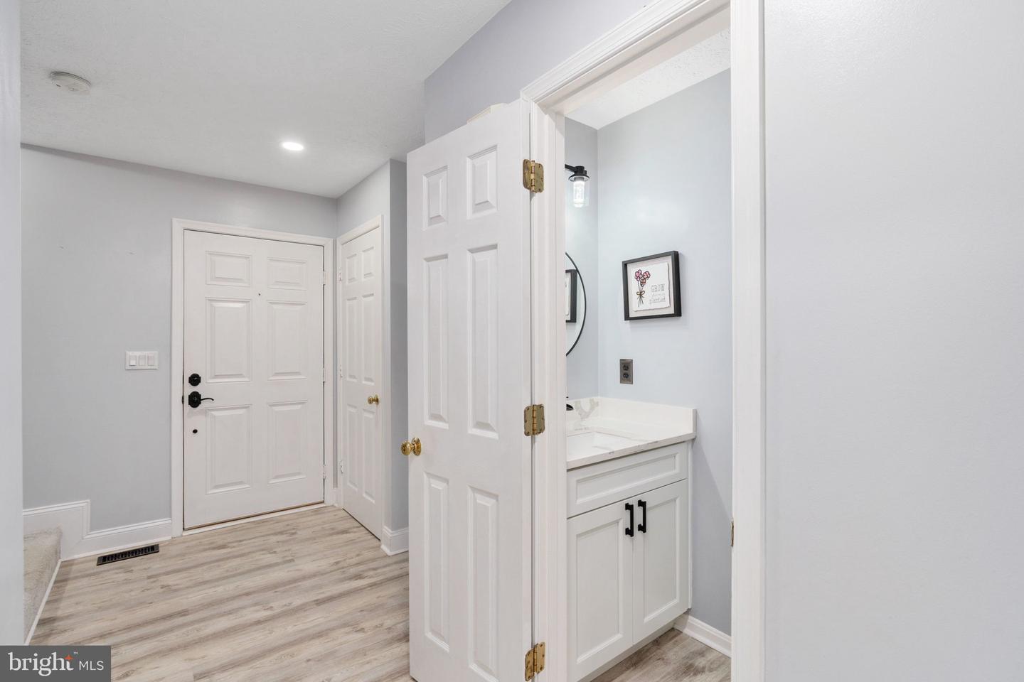 11127 HUNTINGTON MEADOWS LN, FREDERICKSBURG, Virginia 22407, 4 Bedrooms Bedrooms, ,3 BathroomsBathrooms,Residential,For sale,11127 HUNTINGTON MEADOWS LN,VASP2036402 MLS # VASP2036402