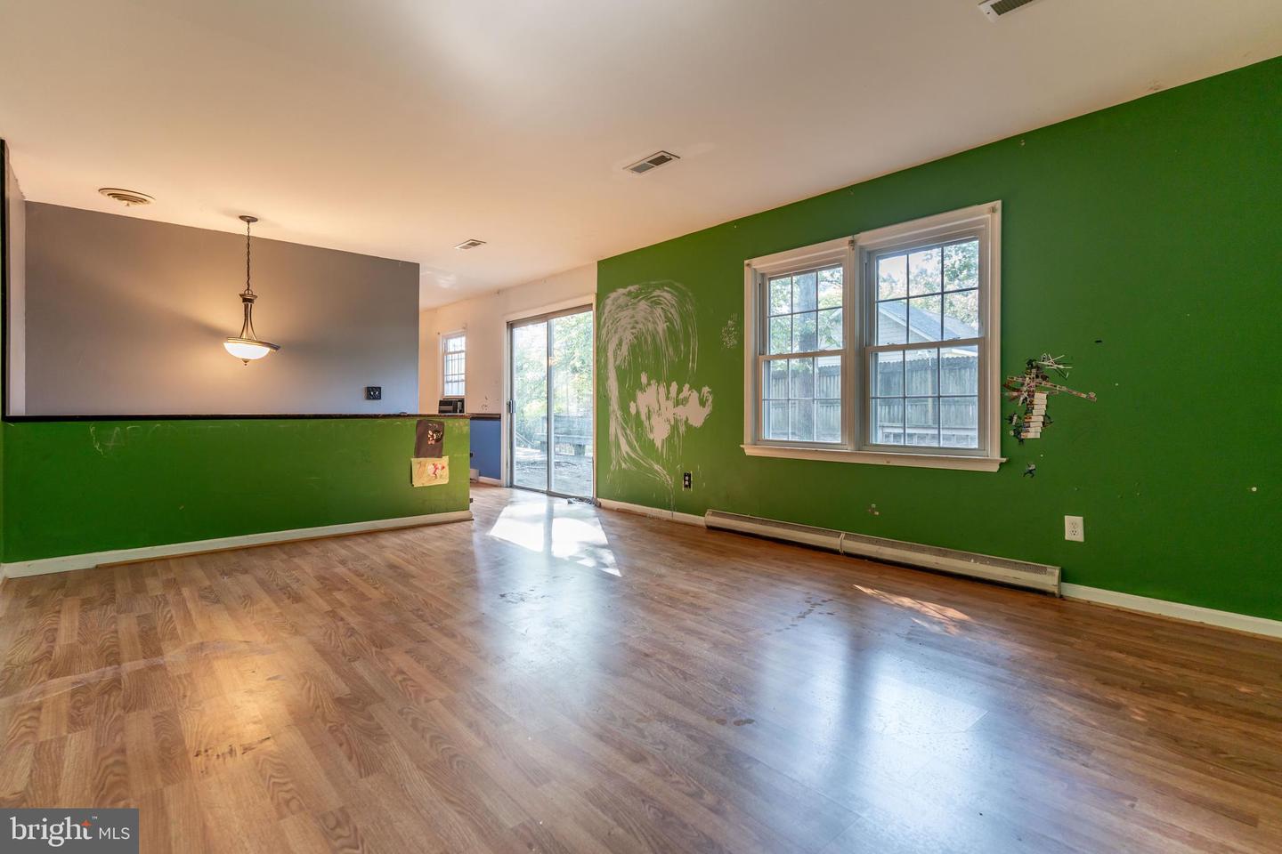 3408 W BROADWAY, HOPEWELL, Virginia 23860, 3 Bedrooms Bedrooms, ,2 BathroomsBathrooms,Residential,For sale,3408 W BROADWAY,VAHO2000084 MLS # VAHO2000084