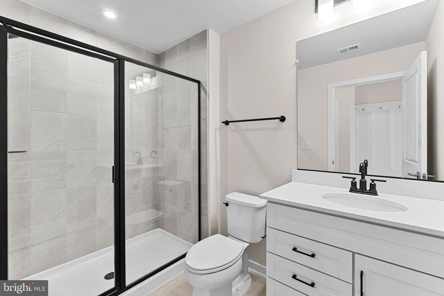 6235 FOLLY LN, ALEXANDRIA, Virginia 22315, 3 Bedrooms Bedrooms, ,3 BathroomsBathrooms,Residential,For sale,6235 FOLLY LN,VAFX2268596 MLS # VAFX2268596