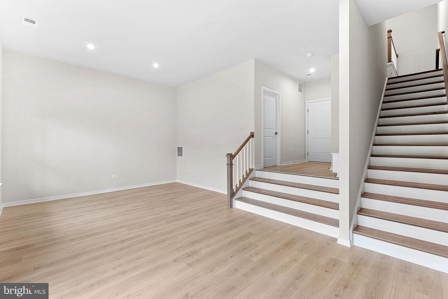 6235 FOLLY LN, ALEXANDRIA, Virginia 22315, 3 Bedrooms Bedrooms, ,3 BathroomsBathrooms,Residential,For sale,6235 FOLLY LN,VAFX2268596 MLS # VAFX2268596