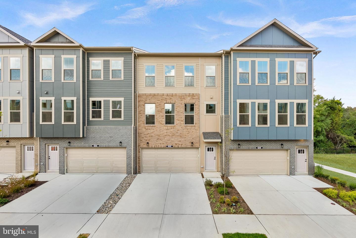 6235 FOLLY LN, ALEXANDRIA, Virginia 22315, 3 Bedrooms Bedrooms, ,3 BathroomsBathrooms,Residential,For sale,6235 FOLLY LN,VAFX2268596 MLS # VAFX2268596