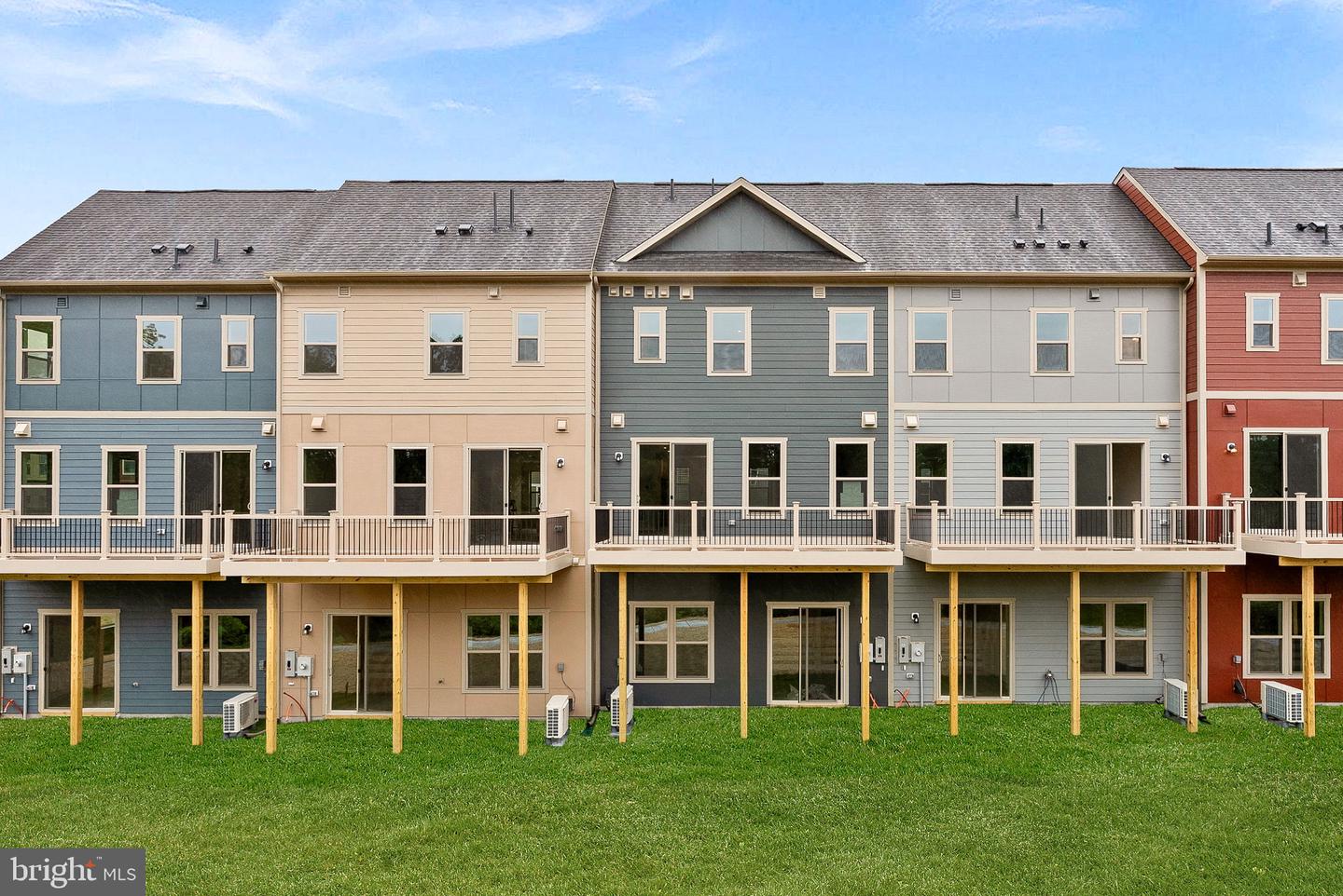 6235 FOLLY LN, ALEXANDRIA, Virginia 22315, 3 Bedrooms Bedrooms, ,3 BathroomsBathrooms,Residential,For sale,6235 FOLLY LN,VAFX2268596 MLS # VAFX2268596