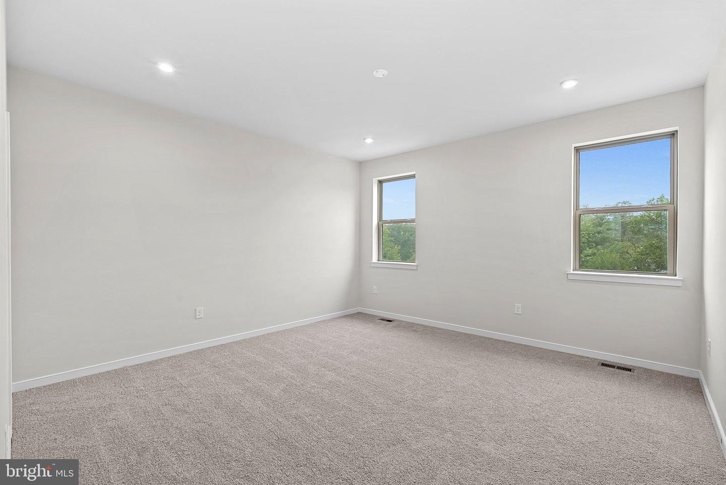 6235 FOLLY LN, ALEXANDRIA, Virginia 22315, 3 Bedrooms Bedrooms, ,3 BathroomsBathrooms,Residential,For sale,6235 FOLLY LN,VAFX2268596 MLS # VAFX2268596